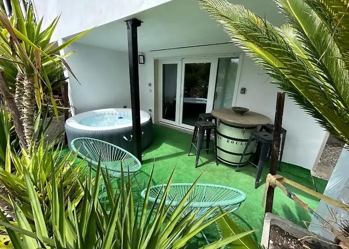 Апартаменты Appart-one Terrasse Jacuzzi Parking Каркассон