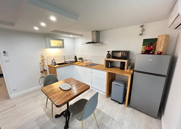 Апартаменты Appart-one Terrasse Jacuzzi Parking Каркассон